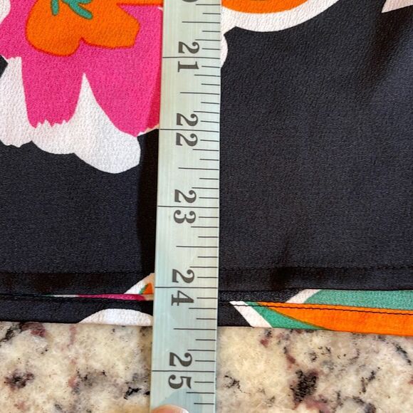 THML Womens Floral Smocked Neck Flutter Sleeve Top Multicolor Size Medium NWT - Picture 7 of 7